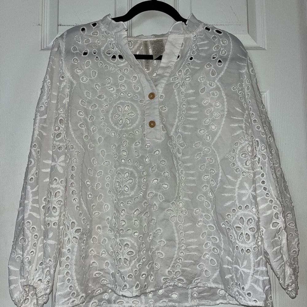 Source Unknown White Embroidered Eyelet Tunic Top